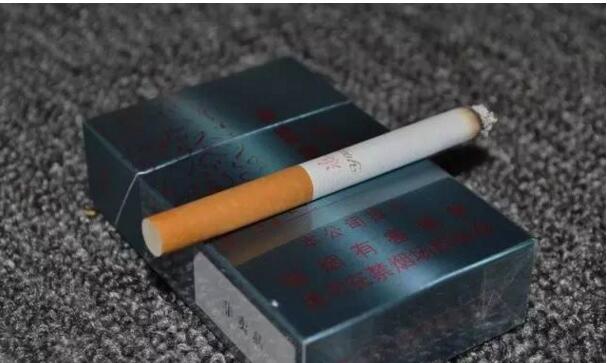 黃鶴樓游泳回歸，爺爺輩最喜愛的香煙品牌