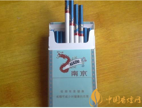 過(guò)年待客買什么香煙好，中華撐場(chǎng)面軟云看內(nèi)在